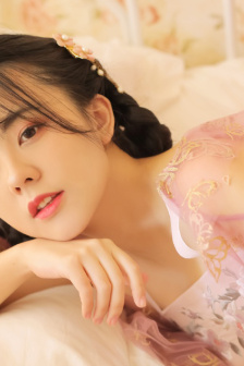 孤零飘落燕